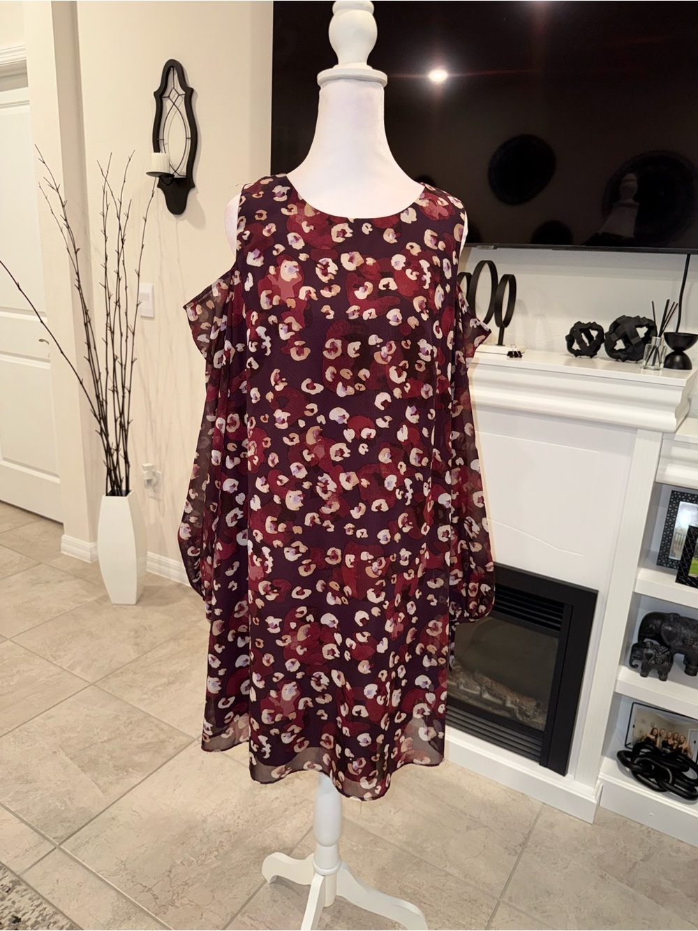 Vince Camuto Burgundy Floral Cold-Shoulder Long Sleeve Dress Size 10
